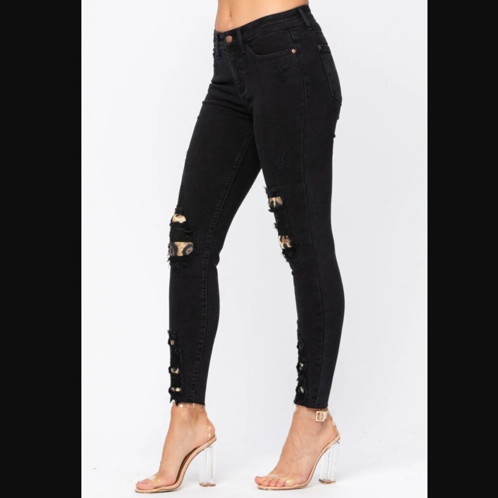 NWT - Judy Blue - Black Destroyed Animal Patch Skinny Jeans - Picture 5 of 5